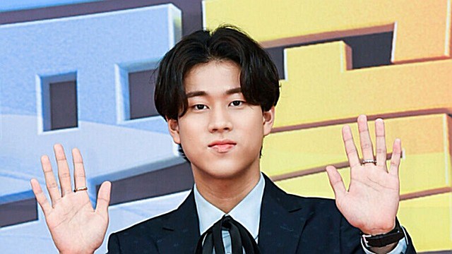 Lee Mu-jin Opens New Chapter with “Question Note” Label After Agency Battle