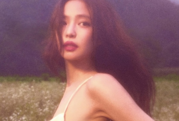 Jennie Pushes “Dracula” to a New Adult Contemporary Peak